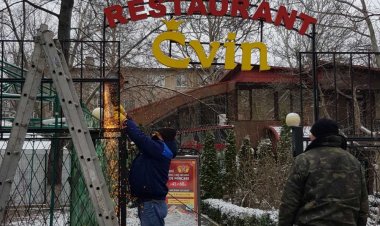 Au demarat  lucrările de demontare și evacuare a gardurilor, și foișoarelor instalate neautorizat pe teren proprietate municipală din str. Independenței, 3/2