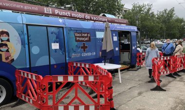 Amplasarea punctului mobil pentru vaccinarea antiCOVID-19 în sectorul Botanica (02.06.2021)