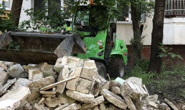 Lucrări de demolare a betoanelor vechi