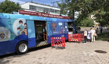 Amplasarea punctului mobil pentru vaccinarea antiCOVID-19 în sectorul Botanica (17.06.2021)