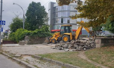 Start lucrărilor de reabilitare a scărilor de acces în pasajul subteran din bd. Dacia inresecție cu bd. Decebal