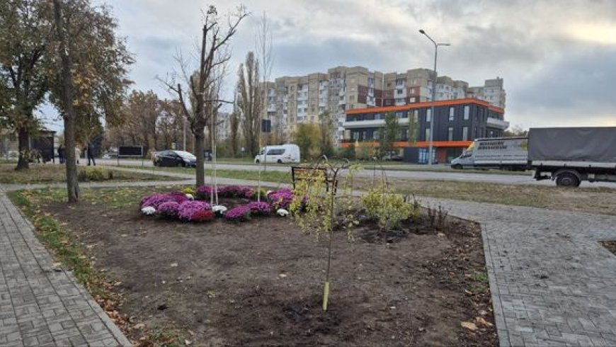 ✅Scuarul din bd. Dacia 69/1, din preajma Aeroportului Internaţional Chişinău, a prins culoare. Astăzi viceprimarul capit...
