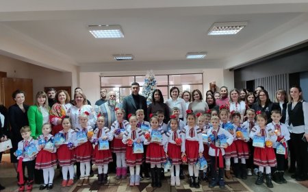 Colinde de Crăciun au sunat astăzi la Pretura Botanica ????Cu prilejul sărbătorilor de Crăciun și de Anul Nou, în mod trad...