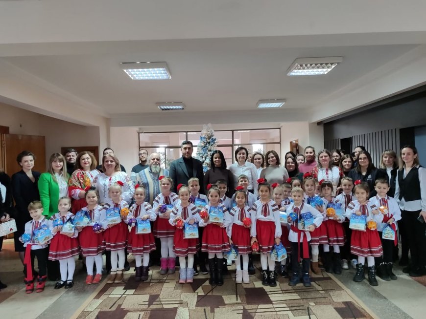 Colinde de Crăciun au sunat astăzi la Pretura Botanica ????Cu prilejul sărbătorilor de Crăciun și de Anul Nou, în mod trad...