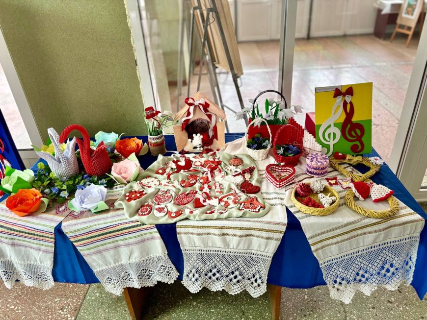Expoziție dedicată primăverii: „Mărțișor - simbol al recunoștinței și speranței”
