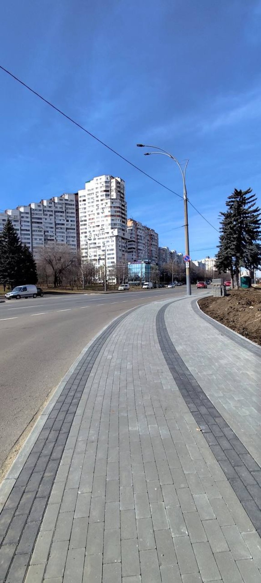 Lucrările de renovare a trotuarului de pe bd. Dacia