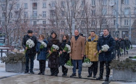 Omagiu adus poetului național Mihai Eminescu